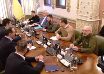 Кирил Петков се срещна със Зеленски
