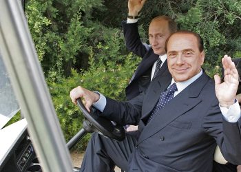 Берлускони подарил вино на Путин за 70-та годишнина, а той му изпратил водка за рождения ден