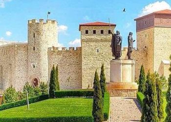 Хакнат профил в Х на собственика на Историческия парк призова „Величие“ да подкрепи кабинета на Росен Желязков